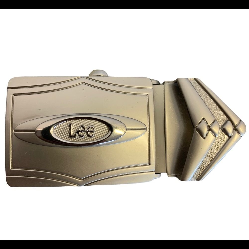 Lee NWOT silver belt buckle